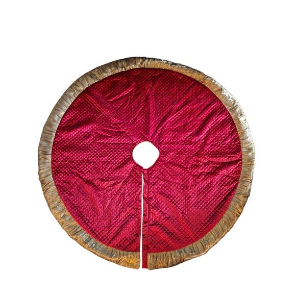 Red Quilted Velvet Christmas Tree Skirt Gold Trim Button Closure - Picture 1 of 10